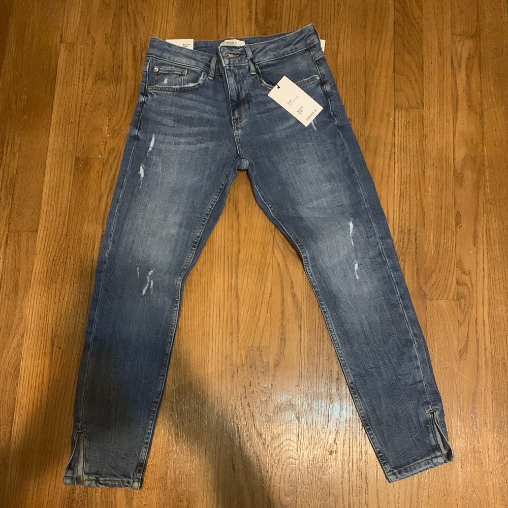 FOREVER 21 MID RISE SKINNY FIT JEANS